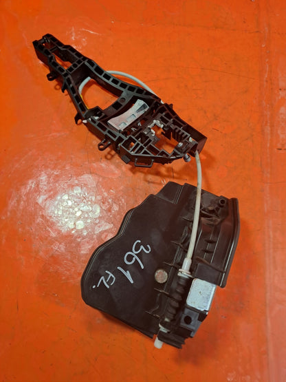 ✅BMW F22 218D SPORT 2.0 DIESEL 2015 FRONT LEFT DOOR LOCK 7202145 Warranty A361 - Image 1