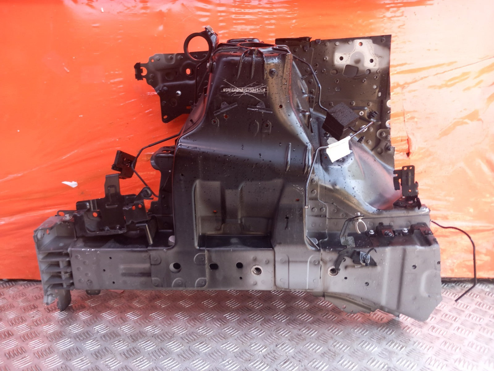 Land Rover Defender L663 3.0 Diesel 2025 Front Right Chassis Leg L8B2002A72AC - Image 5