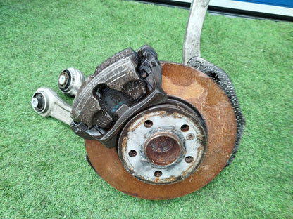 ✅2016 MERCEDES C CLASS W205 FRONT RIGHT WHEEL HUB WITH ARMS A2052200 + WARRANTY - Image 2
