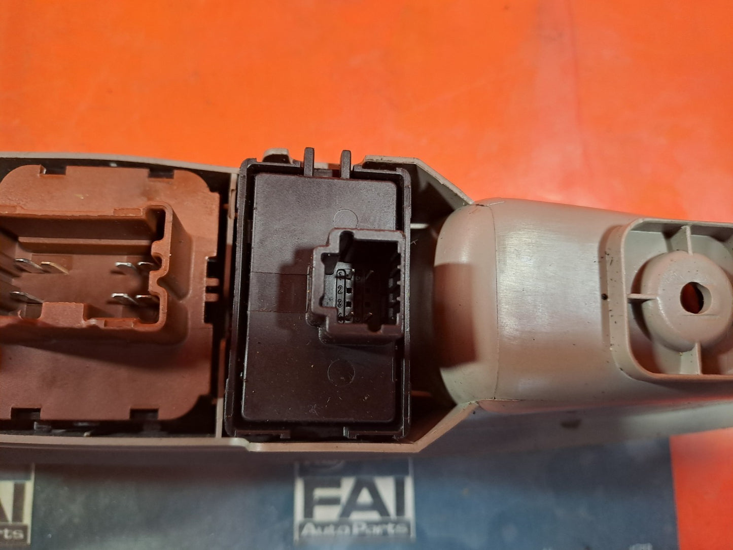 ✅2015 RENAULT ZOE DYNAMIQUE WINDOW MASTER SWITCH FRONT RIGHT 254008973R A317 - Image 8