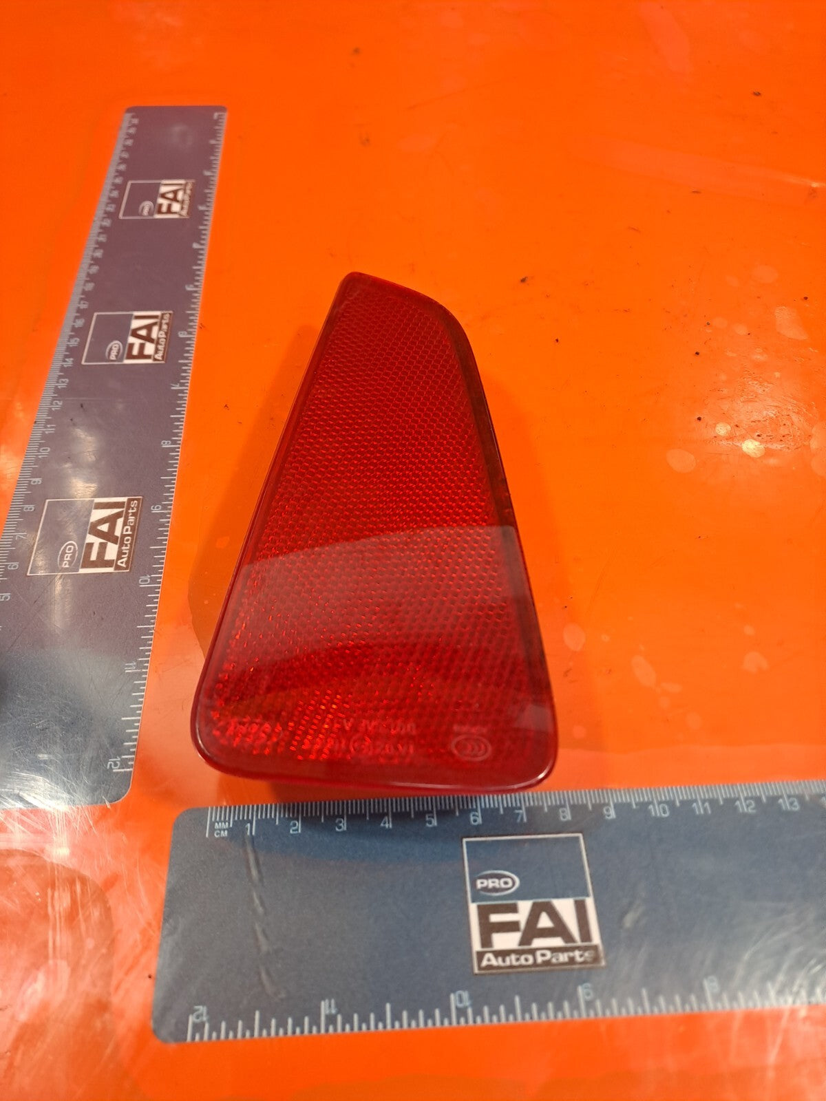 ✅FORD FOCUS ST 2.3 PETROL 2020 REAR RIGHT BUMPER REFLECTOR JX7B13B414AA Warranty - Image 2