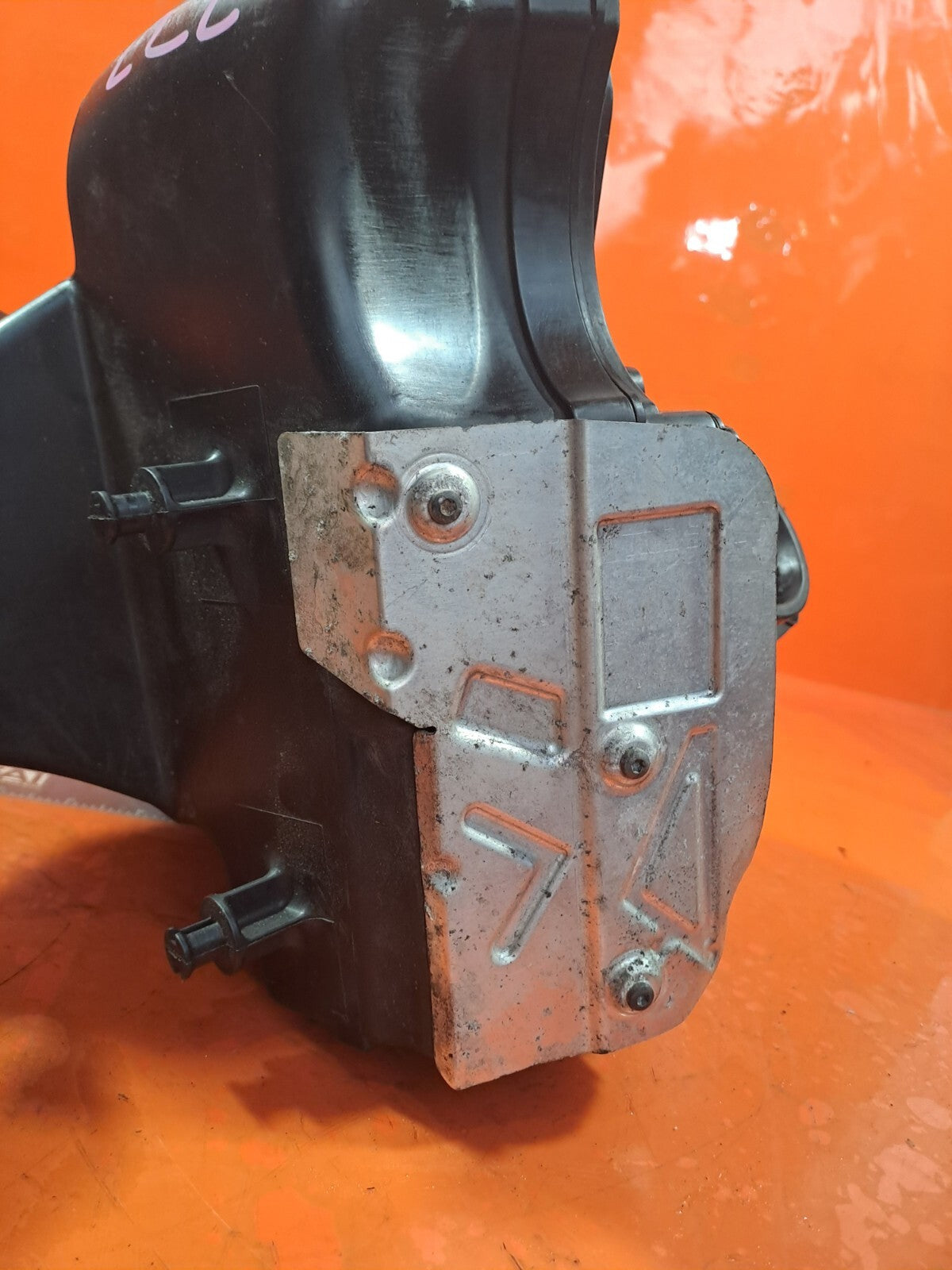 ✅Audi A5 Tfsi Cvt Cabriolet 2012 1.8 Petrol AIR FILTER BOX HOUSING 8R0133837S - Image 8