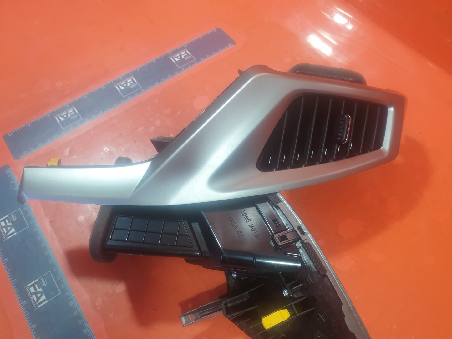 2017 SSANGYONG TIVOLI EX 1.6D DASHBOARD AIR VENTS PAIR + WARRANTY A230 - Image 7