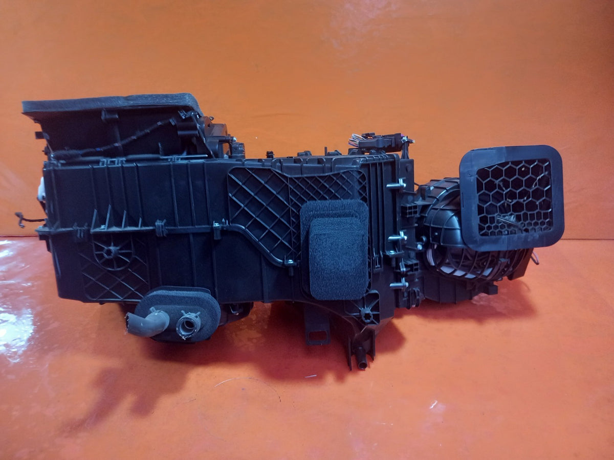 VW Transporter T30 2.0 Diesel 2021 Heater Matrix Box Warranty A412 - Image 8