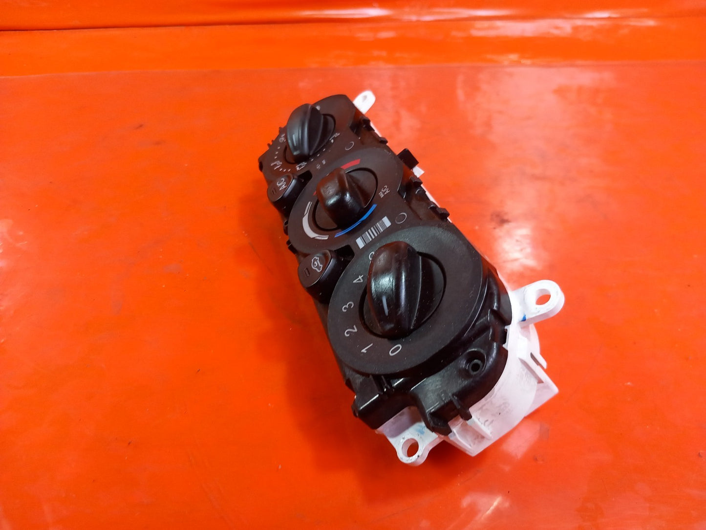 Ford Tourneo Custom 2.2 Diesel 2015 A/C Heater Climate Control Panel BM5T18549 - Image 8