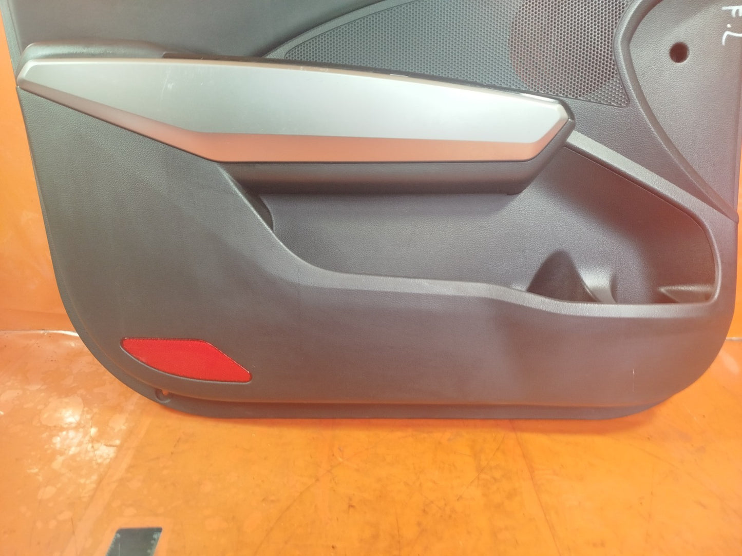 ✅Ssangyong Tivoli Ex 1.6 Diesel 2017 FRONT LEFT DOOR CARD Warranty A230 - Image 2