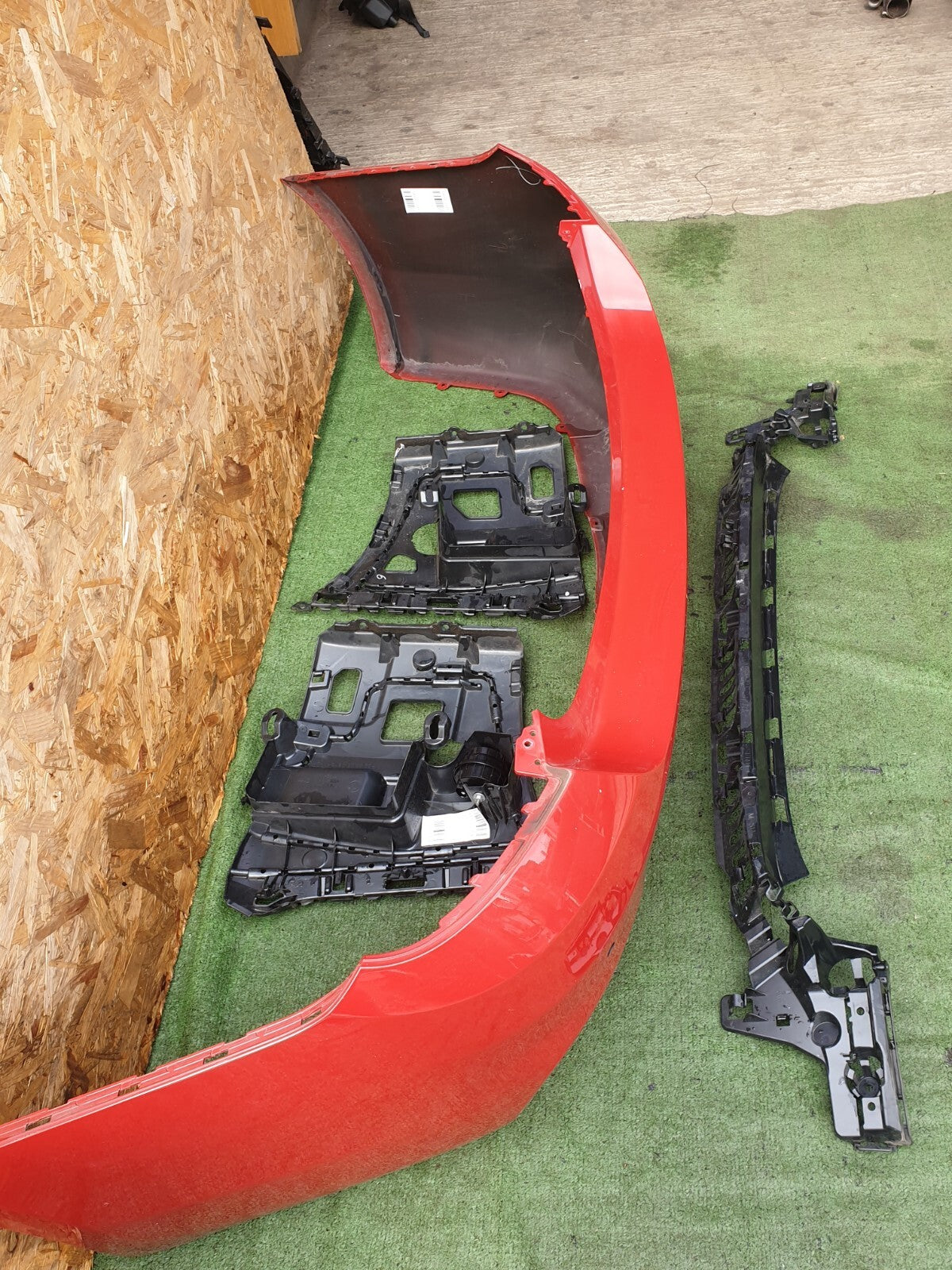 BMW 4 SERIES F33 420D SPORT 2.0 DIESEL 2018 REAR BUMPER RED & BRACKET SET A165 - Image 5