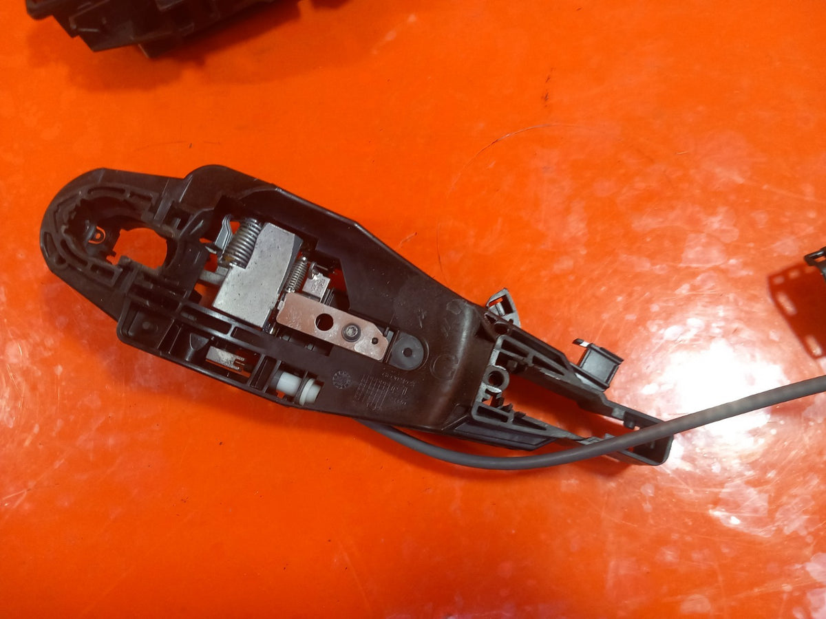 Vauxhall Combo MK4 1.5 Diesel 2020 Front Left Door Lock P1008924A00 A414 - Image 4