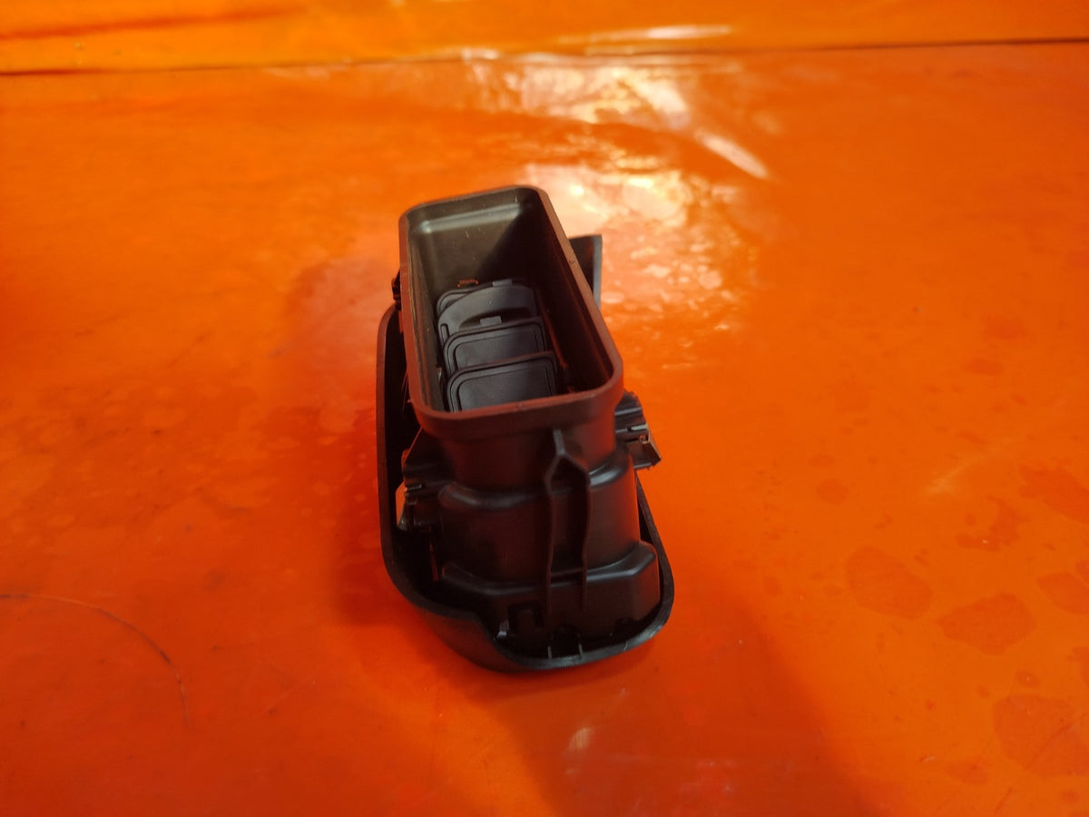 ebay-src:https://i.ebayimg.com/00/s/mtiwmfgxnjaw/z/azsaaeswiftqtyxu/$_57.jpg