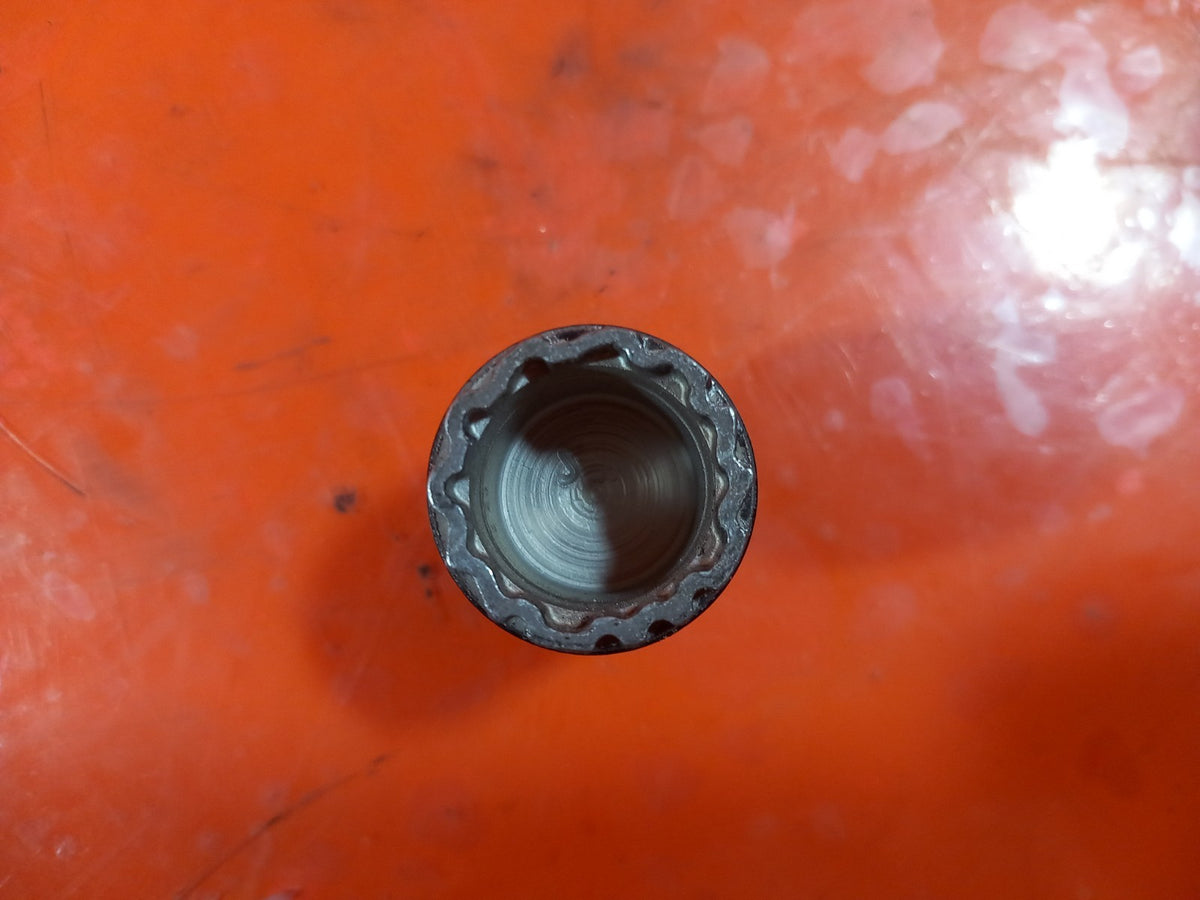 2025 Mercedes GLE W167 AMG Locking Wheel Nut Bolt w/ Key Set A0009909819 A397 - Image 9