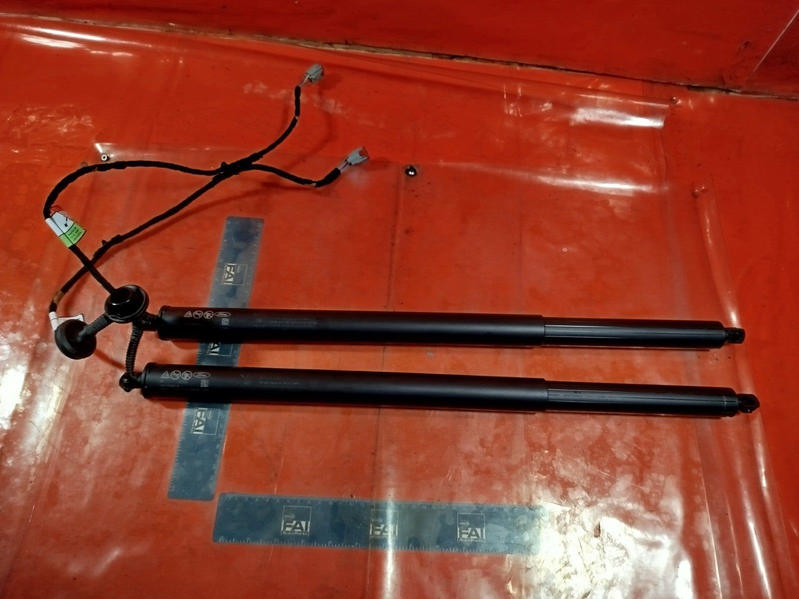 ✅FORD KUGA ST-LINE 2.5 PETROL 2025 ELECTRIC TAILGATE BOOTLID STRUTS PAIR A326 - Image 3