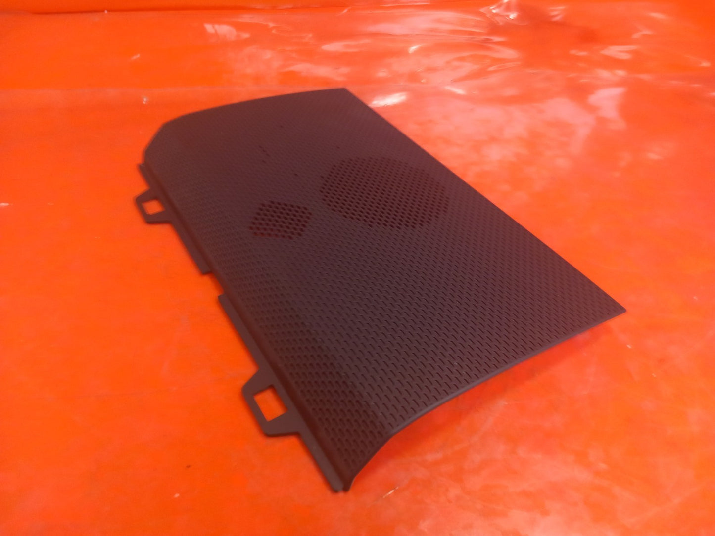2025 Land Rover Defender L663 Dash Speaker Trim Cover L8B2-04454-AD A396 - Image 3