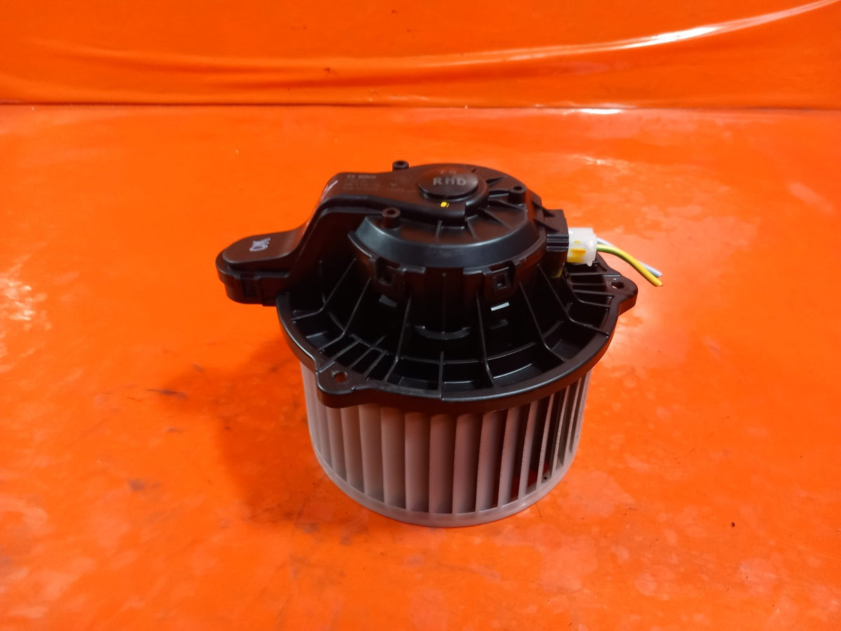 ebay-src:https://i.ebayimg.com/00/s/mtiwmfgxnjaw/z/sboaaeswcg9q4hfi/$_57.jpg