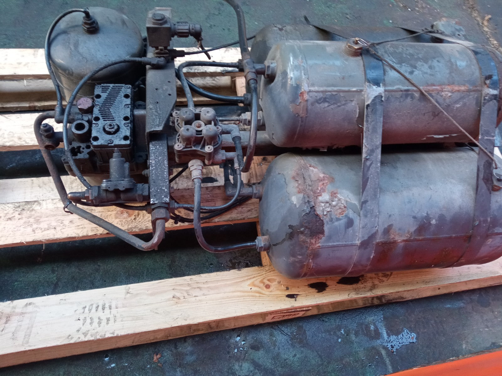 ✅Volvo FL 5.5 Diesel 2003 Air Tank Accumulator Assembly Warranty A324 - Image 12