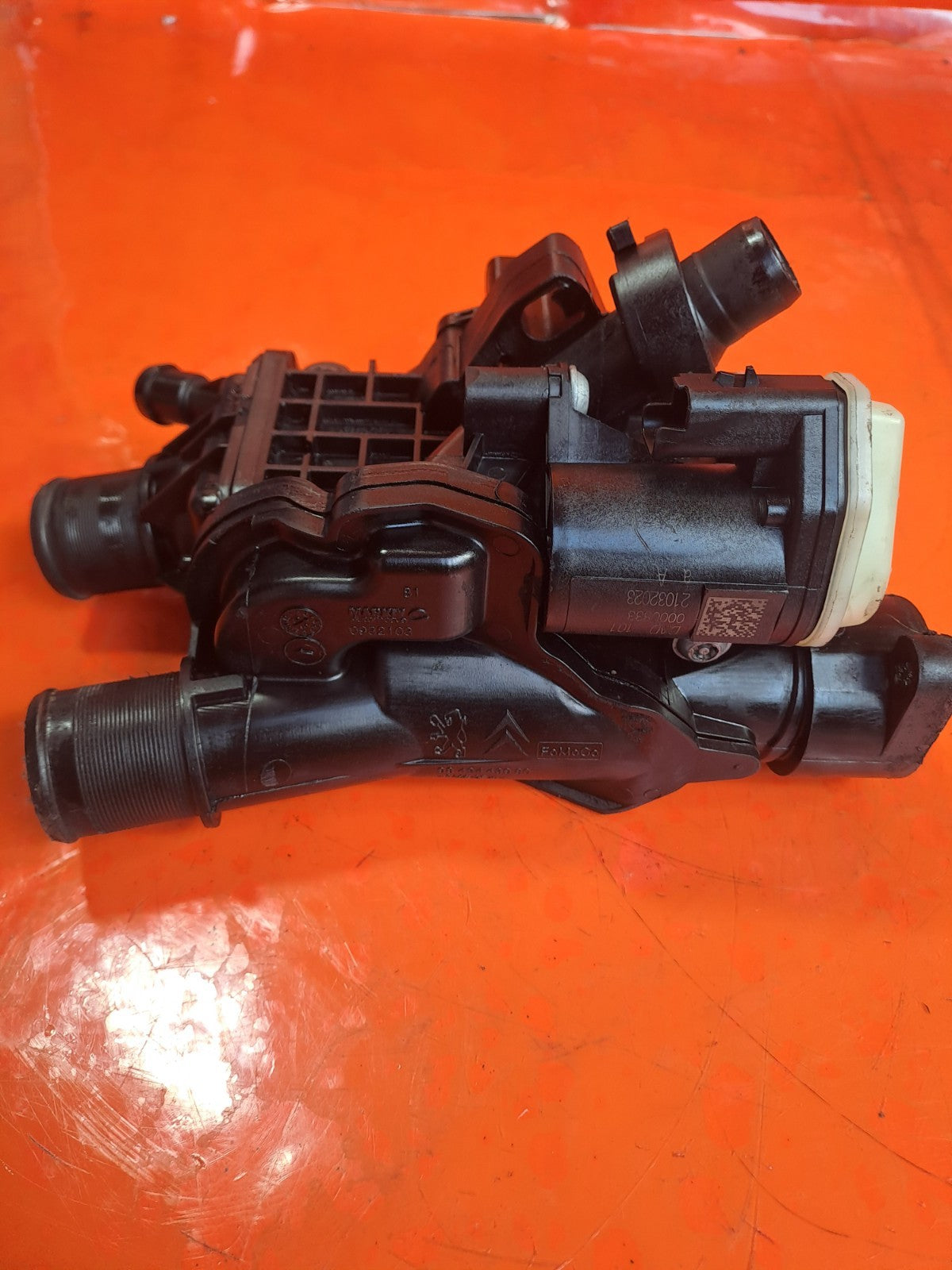 ✅2015 FORD MONDEO MK5 TITANIUM 2.0 TDCI THERMOSTAT HOUSING 9849443980 + WARRANTY - Image 1