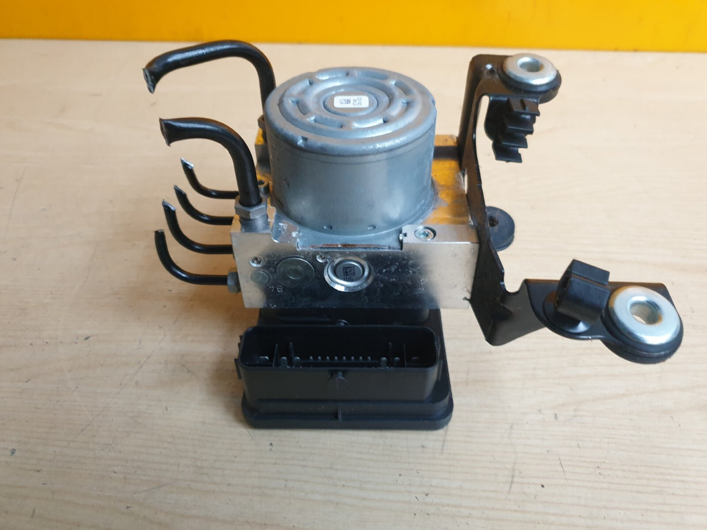 ✅2018 LAND ROVER DISCOVERY SPORT L550 2.0D ABS PUMP MODULATOR KJ32-2C405-AB A073 - Image 2