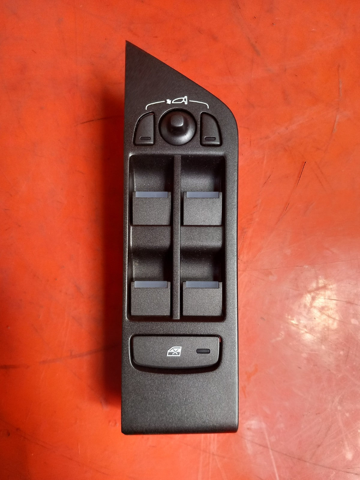 ebay-src:https://i.ebayimg.com/00/s/mtywmfgxmjaw/z/yygaaesw1nrqgyee/$_57.jpg