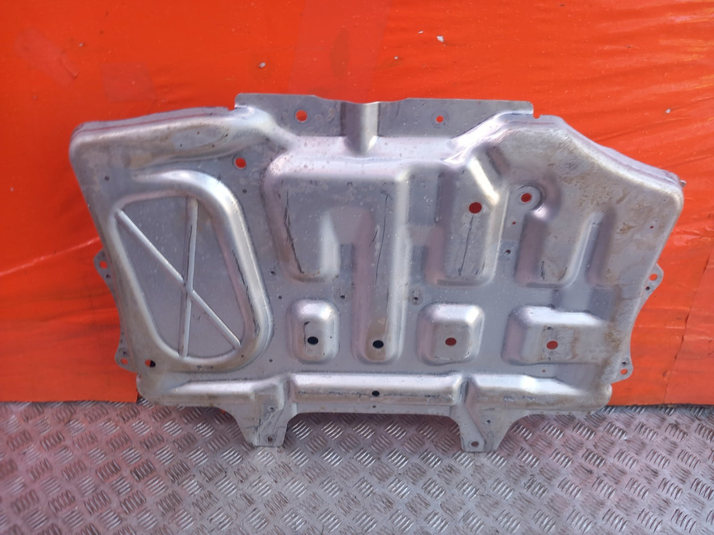 Land Rover Defender L663 3.0 Diesel 2025 Front Bumper Undertray Engine L8B27E063 - Image 2