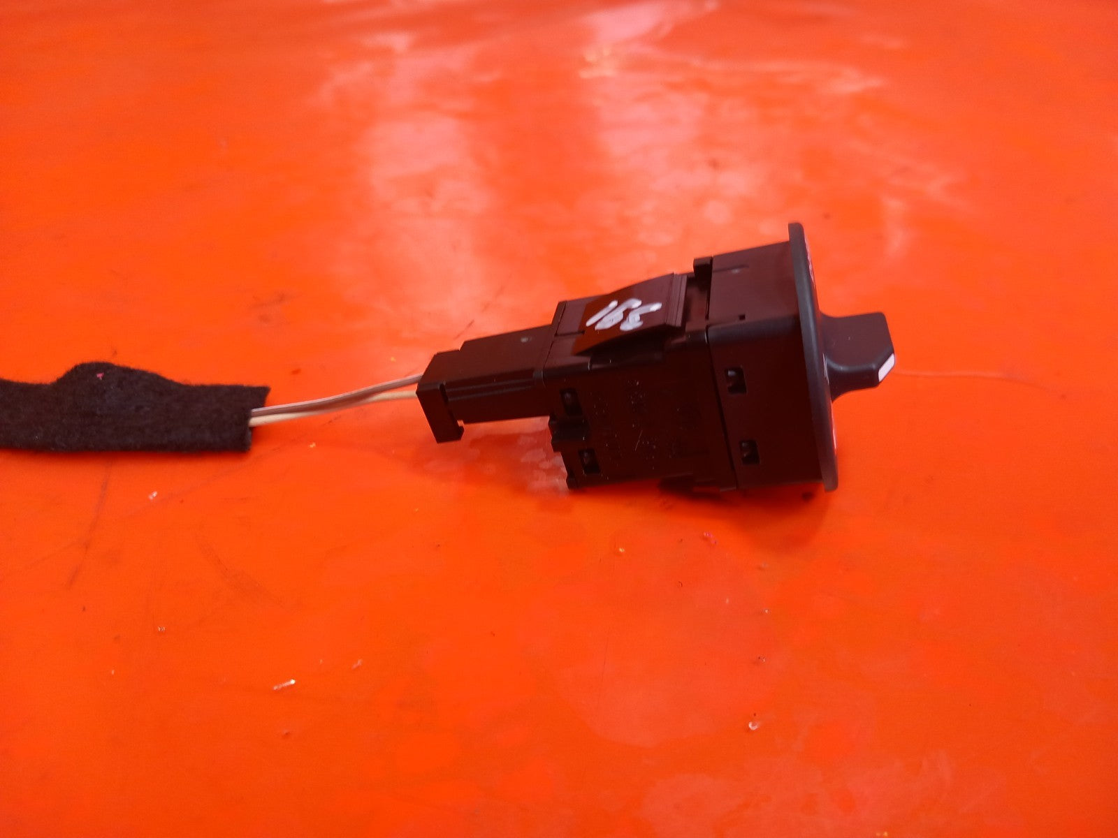 2024 Dacia Jogger Passenger Airbag On Off Switch 681999278R Warranty A391 - Image 6