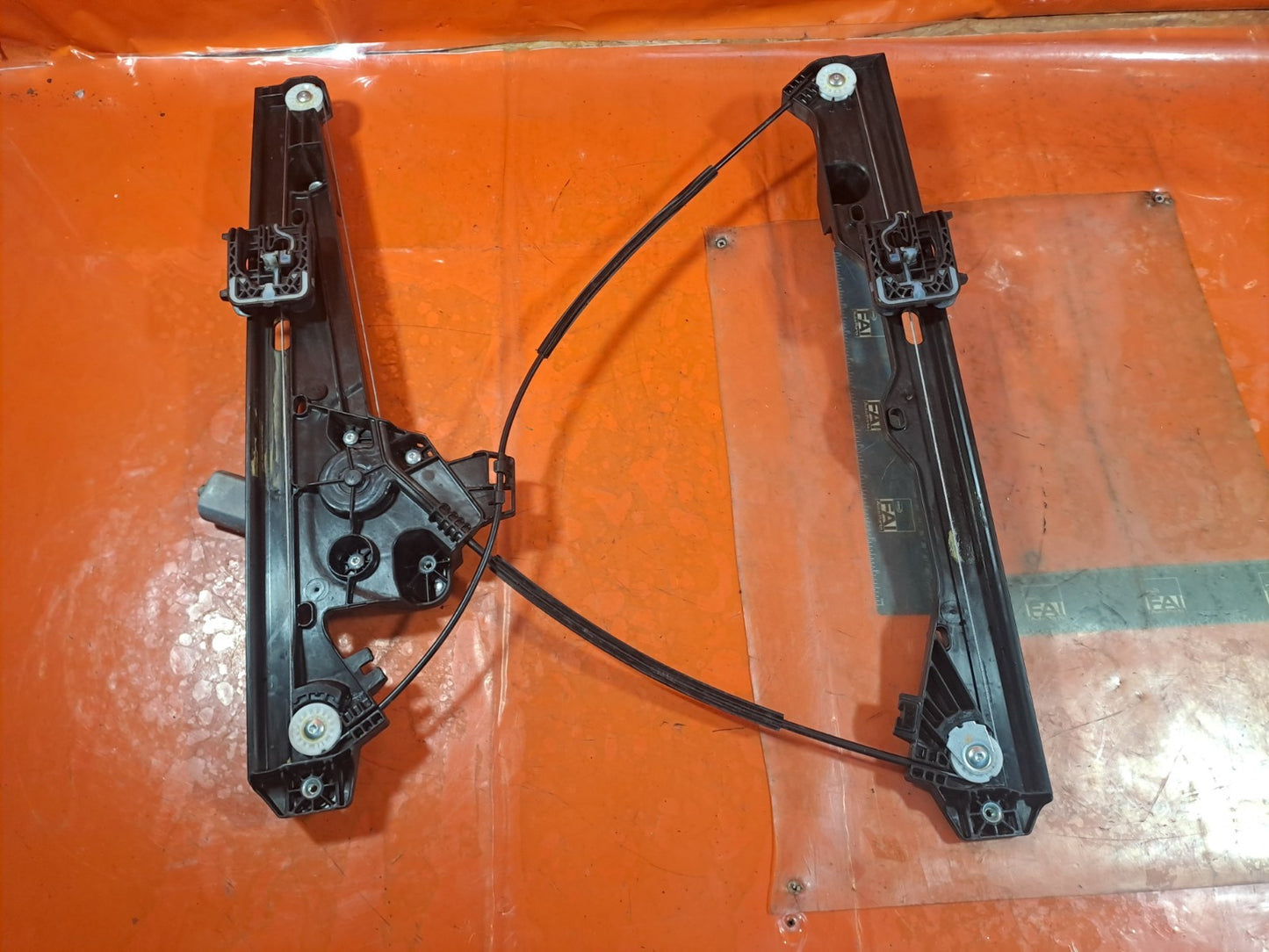 ✅FORD TRANSIT COURIER 1.5 DIESEL 2024 FRONT RIGHT WINDOW REGULATOR R2X6V23200AB - Image 1