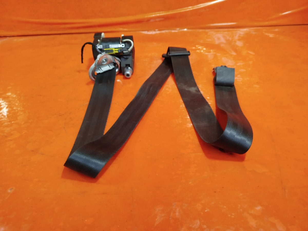 2021 VW Transporter T30 Seat Belt Front Right Driver 7E0857806C Warranty A412 - Image 2