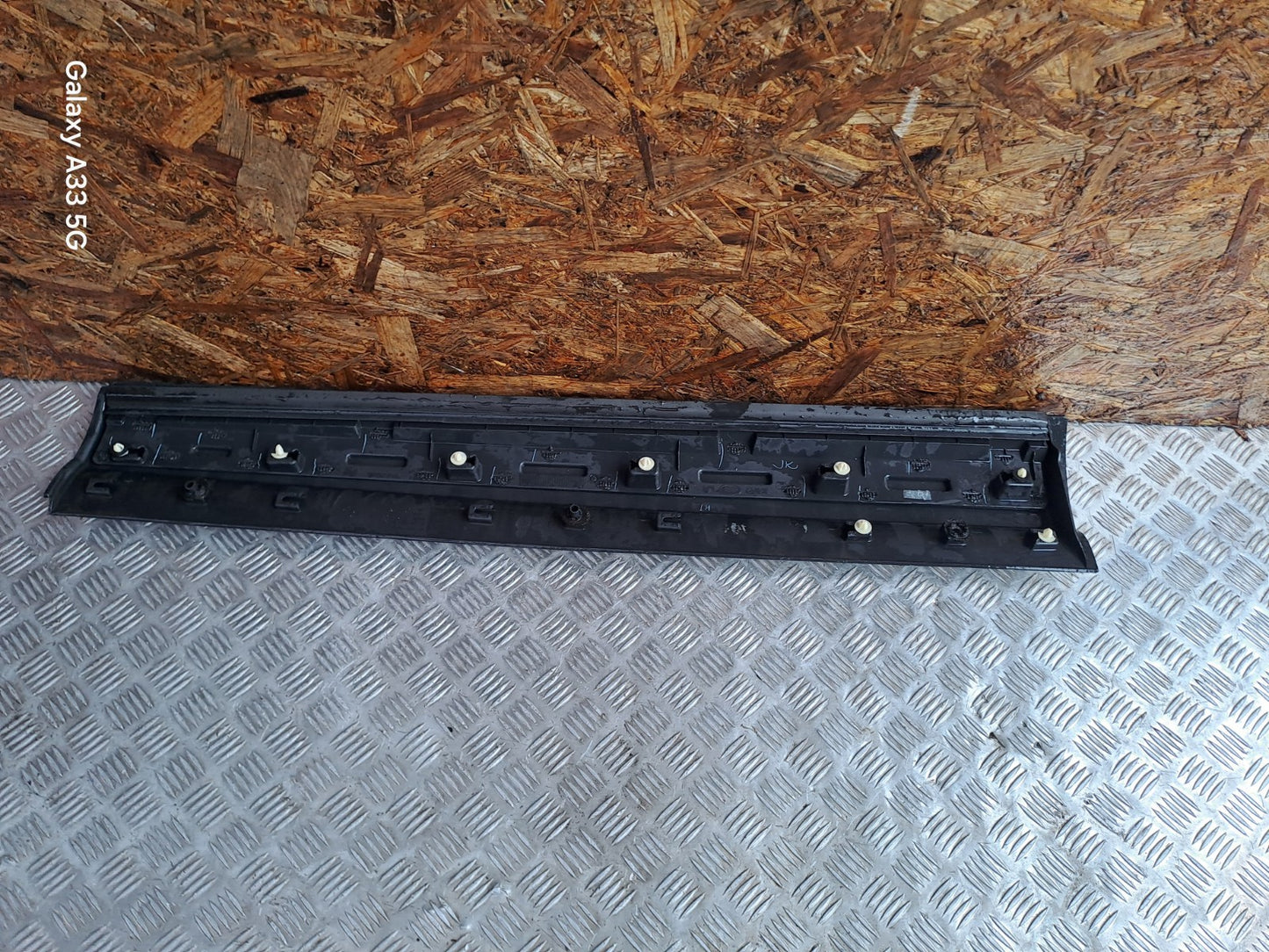 ✅Land Rover Discovery 2.0D 2018 FRONT LEFT DOOR MOULDING HY32-21065-AD Warranty - Image 7