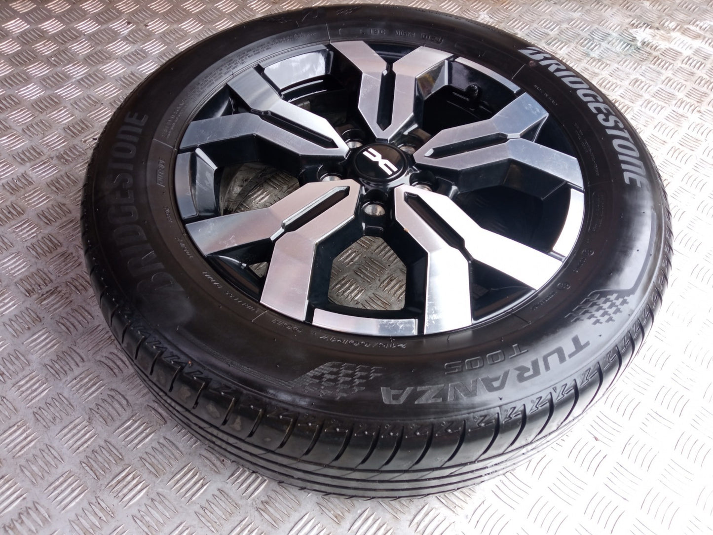 ✅Dacia Duster Journey 1.3 Petrol 2024 Alloy Wheel & Tyre 215/60 R17 403005180R - Image 2