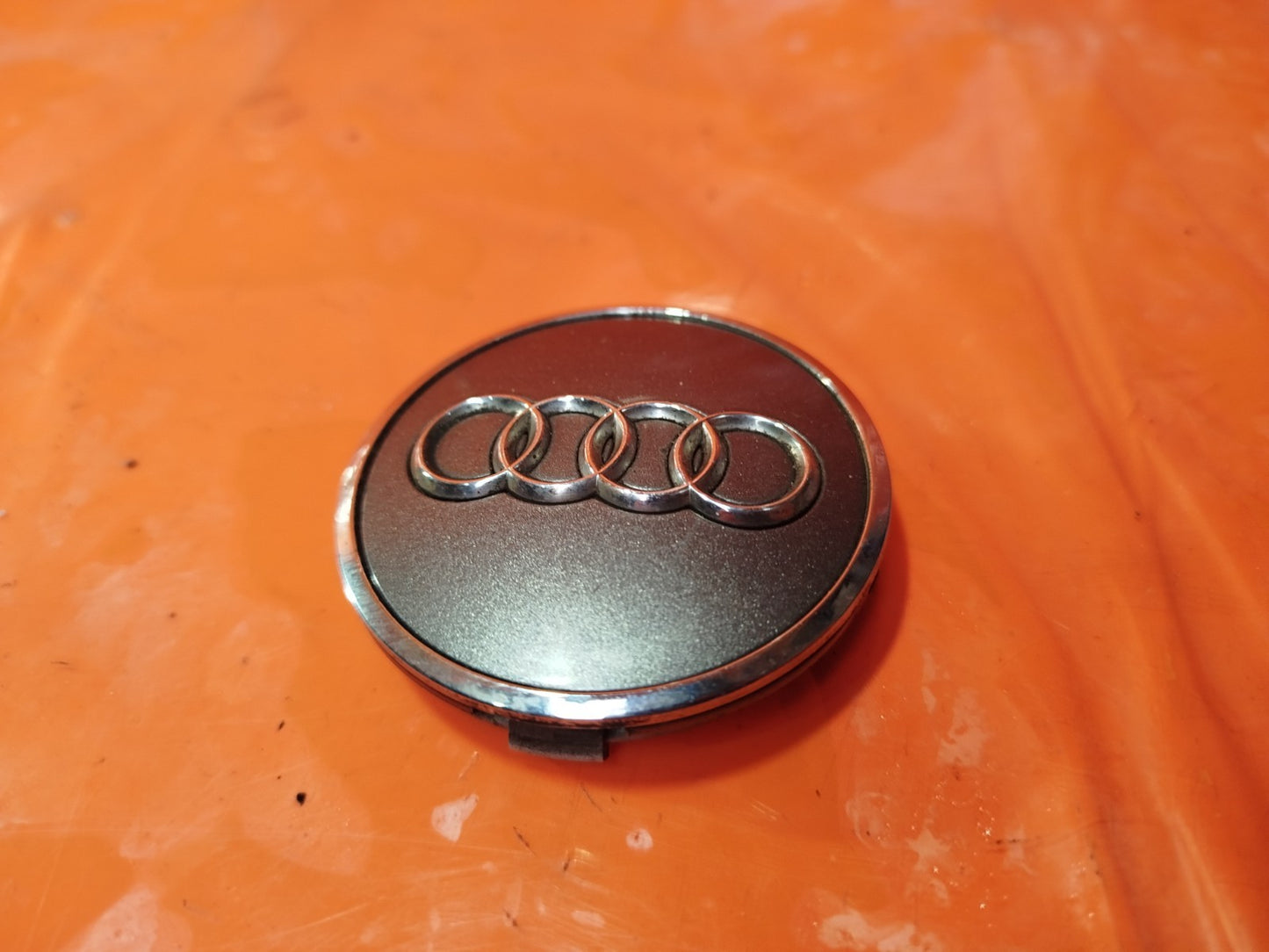 ✅AUDI Q2 ALLOY WHEEL CENTRE CAP COVER 8W0601170 + WARRANTY xAA - Image 2