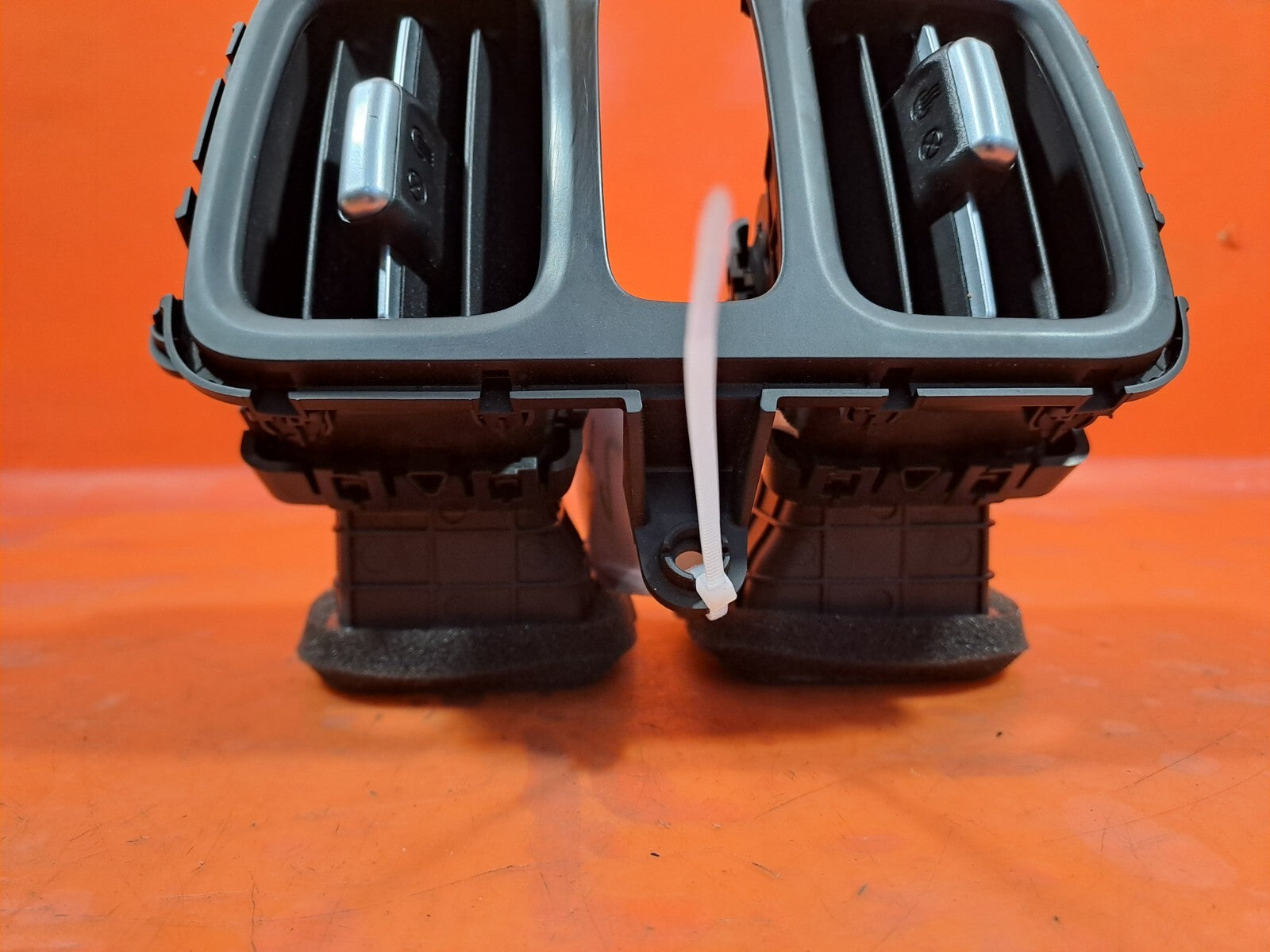 ✅HYUNDAI TUCSON MK4 1.6 PETROL 2023 AIR VENT REAR CONSOLE 97040-N7000 Warranty - Image 2