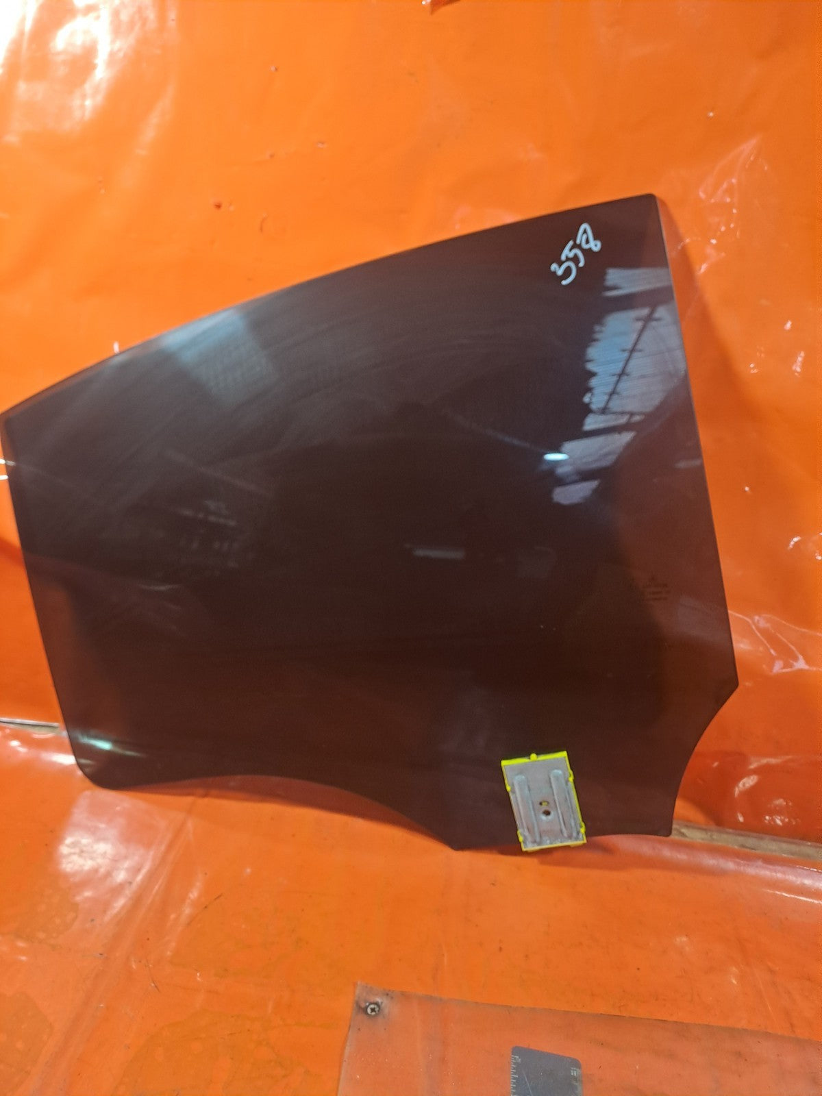 ✅2021 MERCEDES CLA C118 AMG LINE REAR RIGHT DOOR GLASS A1187350400 A358 - Image 6