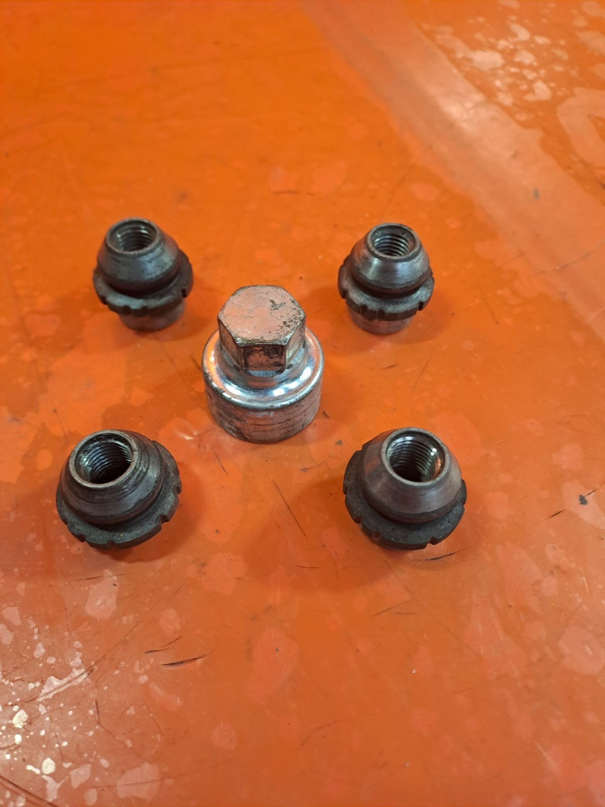 ✅FORD TRANSIT CONNECT 1.6 DIESEL 2015 LOCKING WHEEL BOLT NUTS Warranty A355 - Image 9