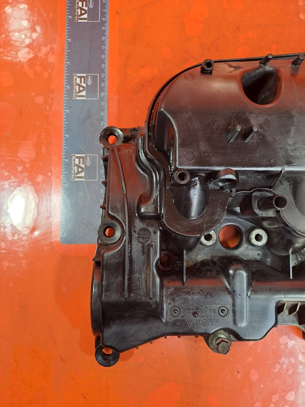 Land Rover Discovery 4 3.0 Diesel 2015 ENGINE ROCKER COVER 9X2Q-9424-FE Warranty - Image 2