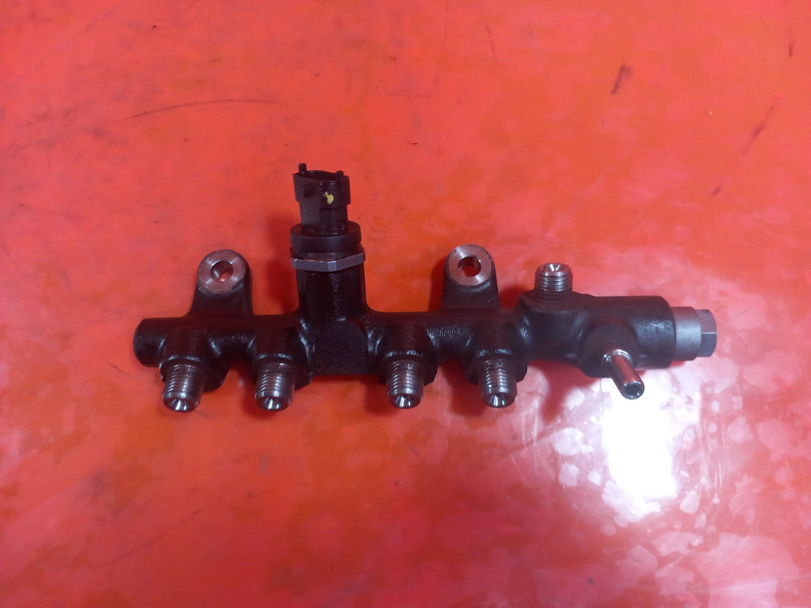 2021 Mercedes W415 Citan Fuel Injector Rail Warranty A399 - Image 1