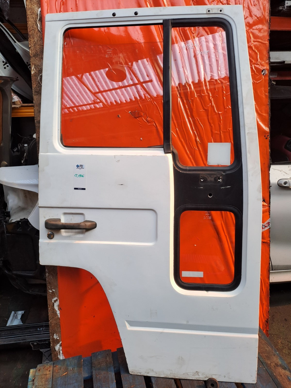 ✅Volvo FL 5.5 Diesel 2003 Front Right Door Bare White Warranty A324 - Image 1