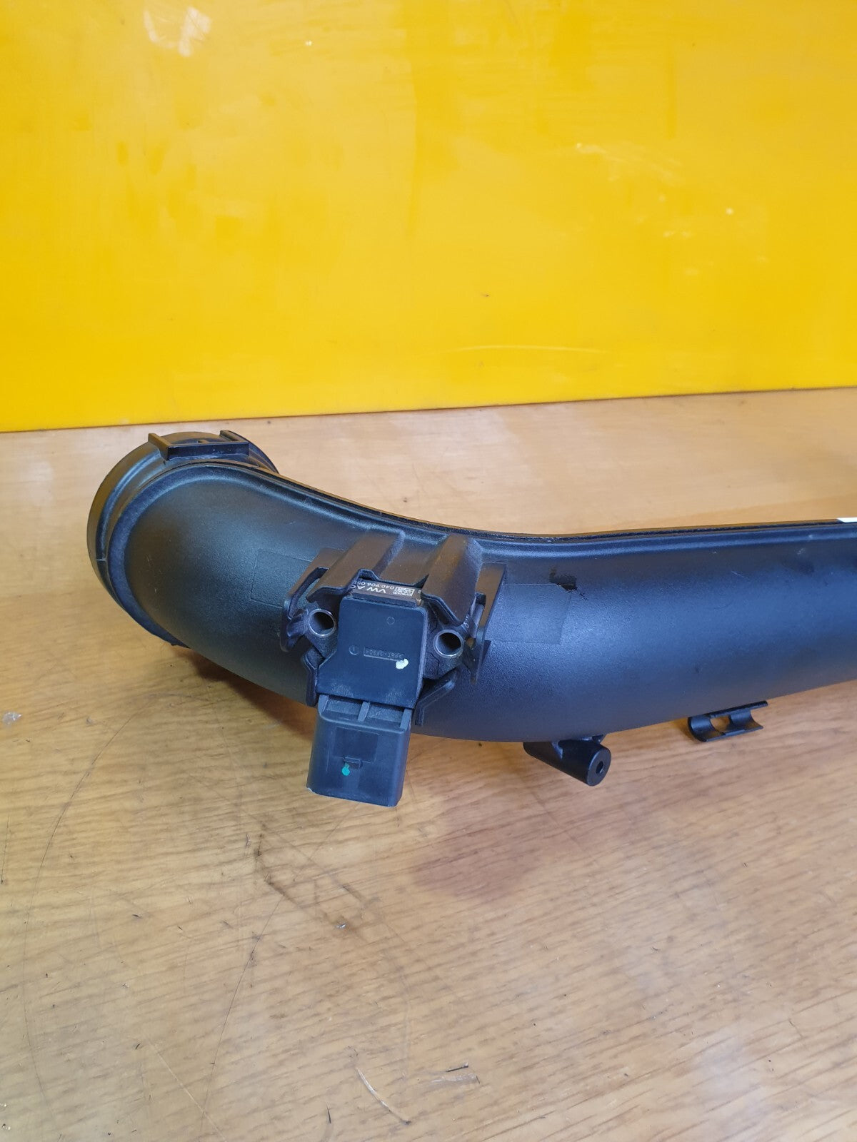 ✅2023 CUPRA FORMENTOR 1.4P HYBRID AIR INTAKE PIPE 04E145673AN + WARRANTY A173 - Image 2