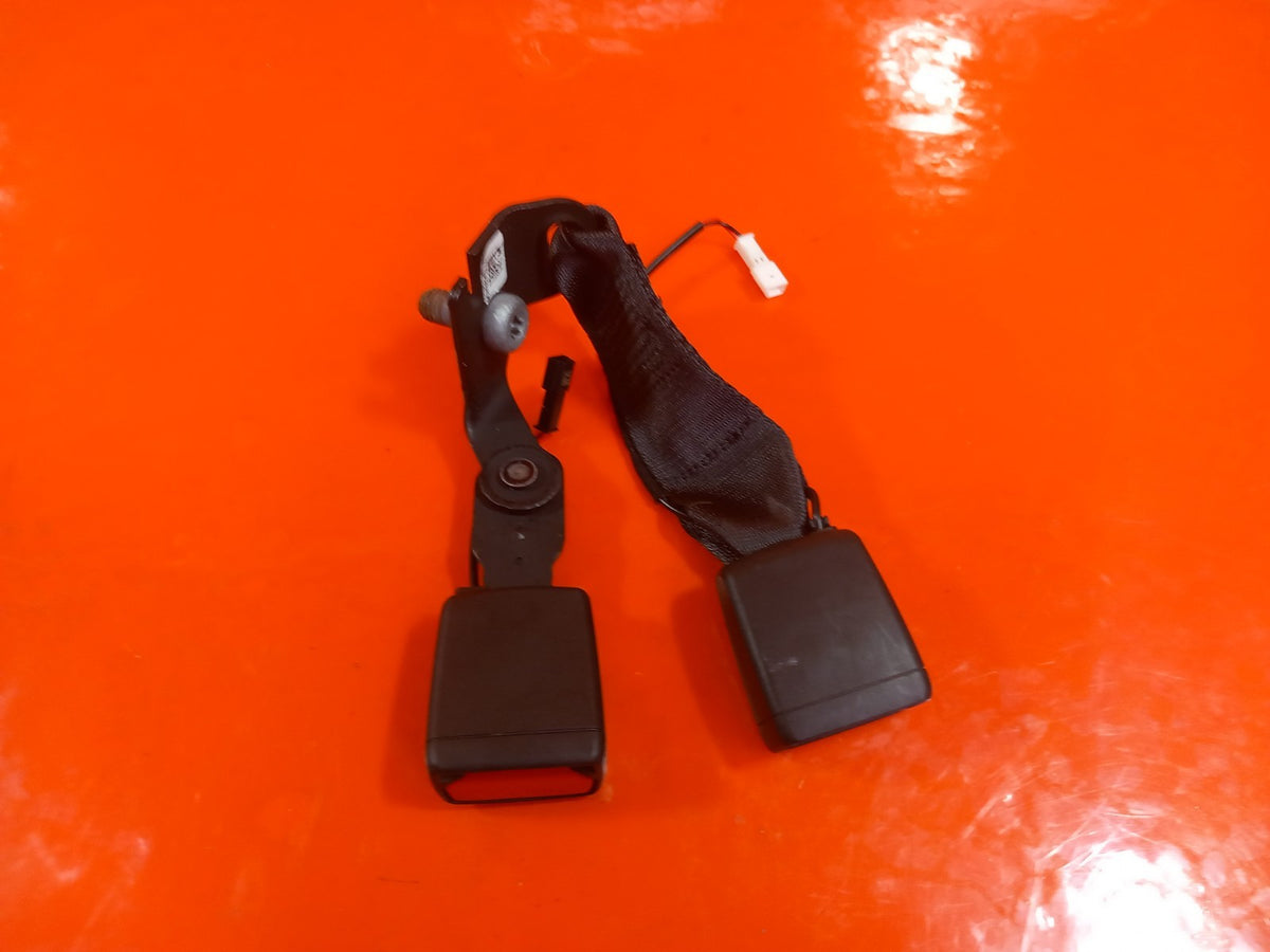 BMW F40 116D 1.5 Diesel 2021 Rear Middle Seat Buckle 7456284 Warranty A365 - Image 2