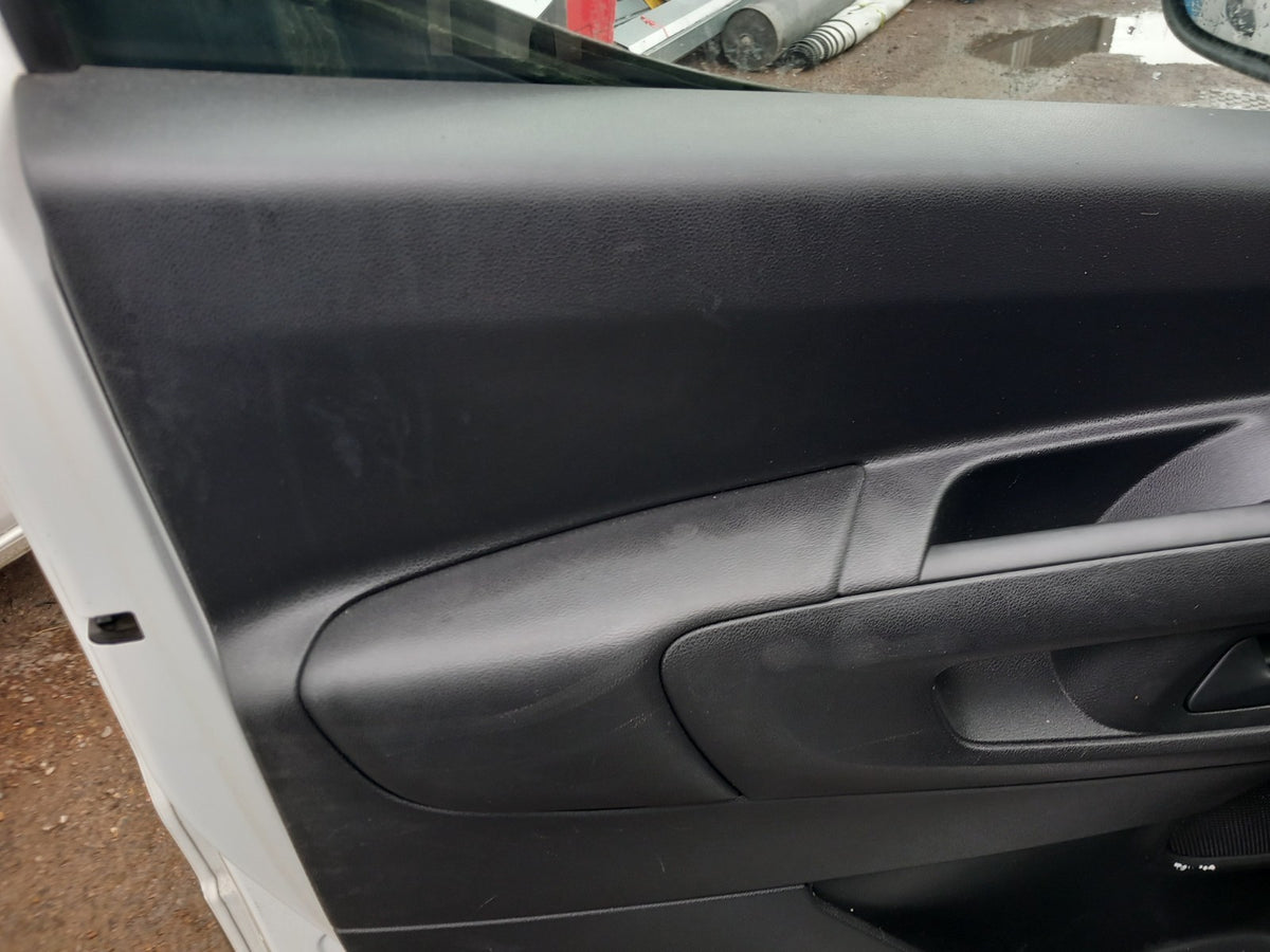 2022 Peugeot Partner K9 Front Left Door Card Panel Warranty A419 - Image 3