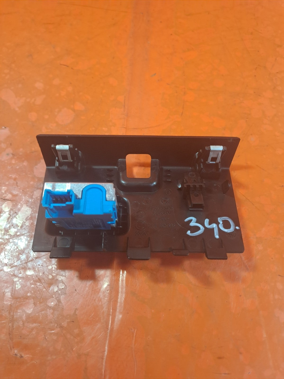 ✅BMW G20 330E 2.0 PETROL 2023 CENTRE CONSOLE USB SOCKET PORT 6807232 A340 - Image 5
