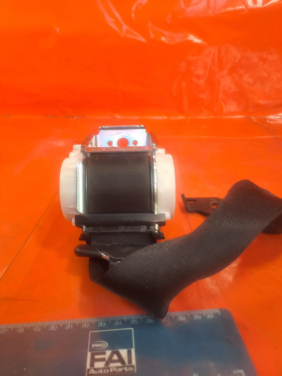 ✅2009 MERCEDES E CLASS W212 SEAT BELT REAR MIDDLE CENTRE 33053533A WARRANTY A314 - Image 4
