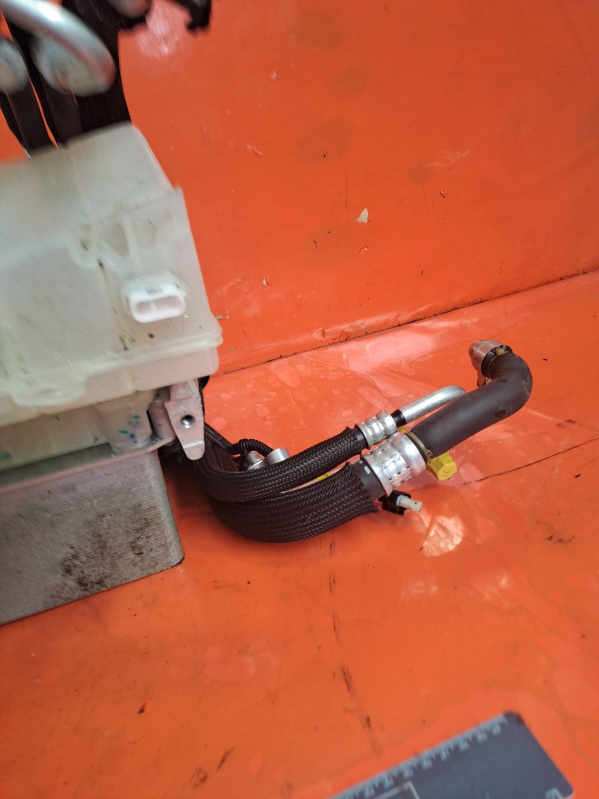 ✅2018-2025 TESLA MODEL 3 SUPERMANIFOLD OCTAVALVE ASSEMBLY 1549902-00-C +WARRANTY - Image 3