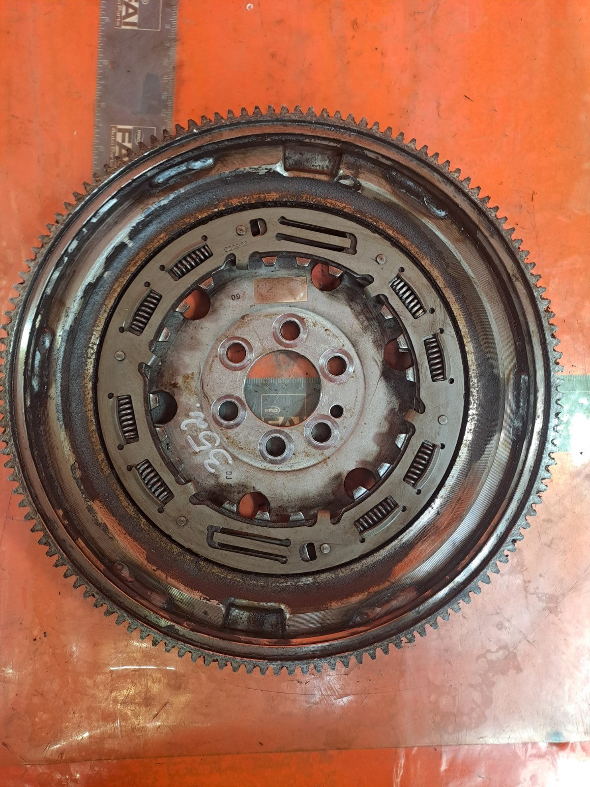 ✅VW GOLF STYLE MK8 1.5 PETROL 2020 AUTO DUAL MASS FLYWHEEL 04E105266K Warranty - Image 4