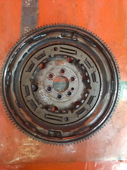 ✅VW GOLF STYLE MK8 1.5 PETROL 2020 AUTO DUAL MASS FLYWHEEL 04E105266K Warranty - Image 4