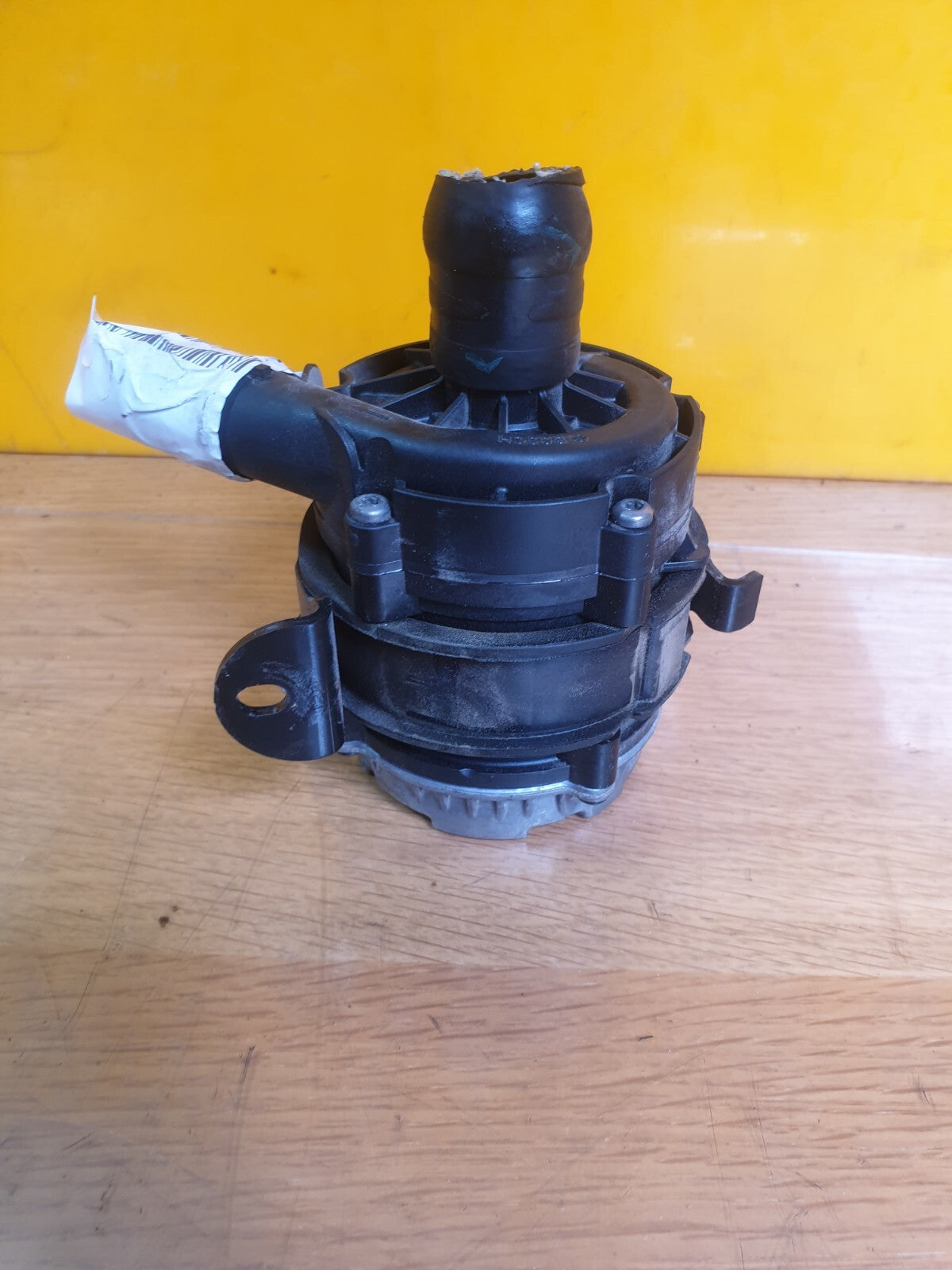 AUDI A3 E-TRON 1.4 PETROL 2015 AUXILIARY WATER PUMP 5Q0121093EM 04L965567 A204 - Image 1