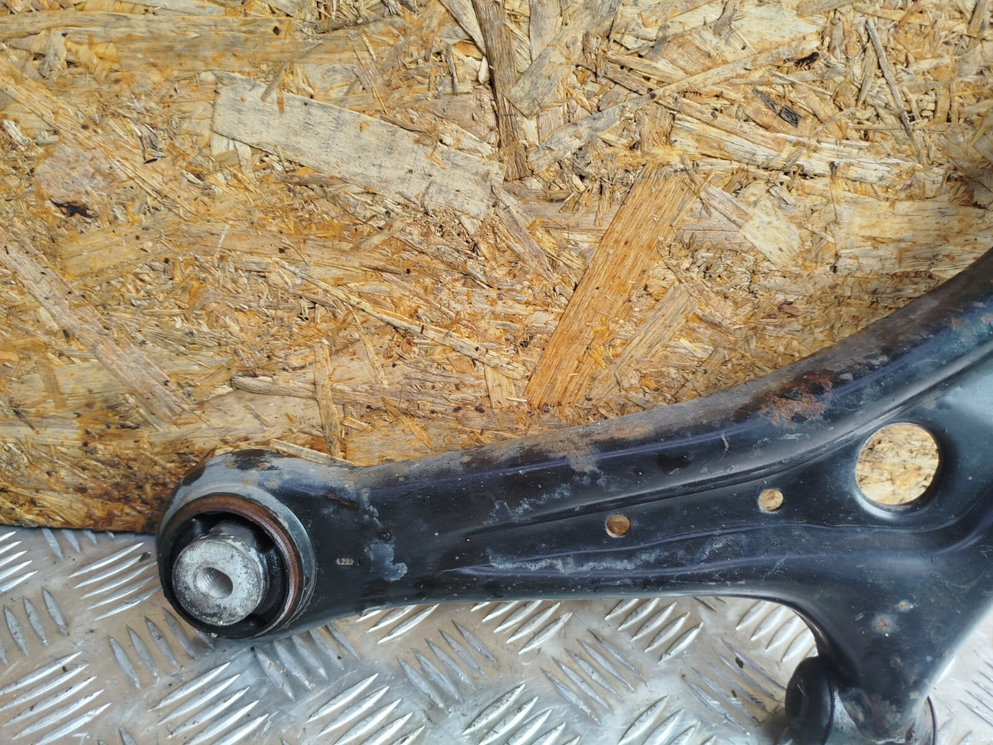 ✅FORD B-MAX TITANIUM 1.0 PETROL 2014 FRONT LEFT WISHBONE CONTROL ARM Warranty - Image 3