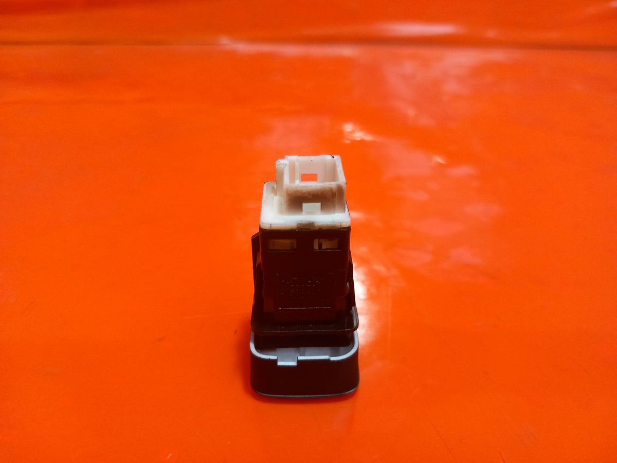 ebay-src:https://i.ebayimg.com/00/s/mtiwmfgxnjaw/z/rj8aaesw271qvmai/$_57.jpg