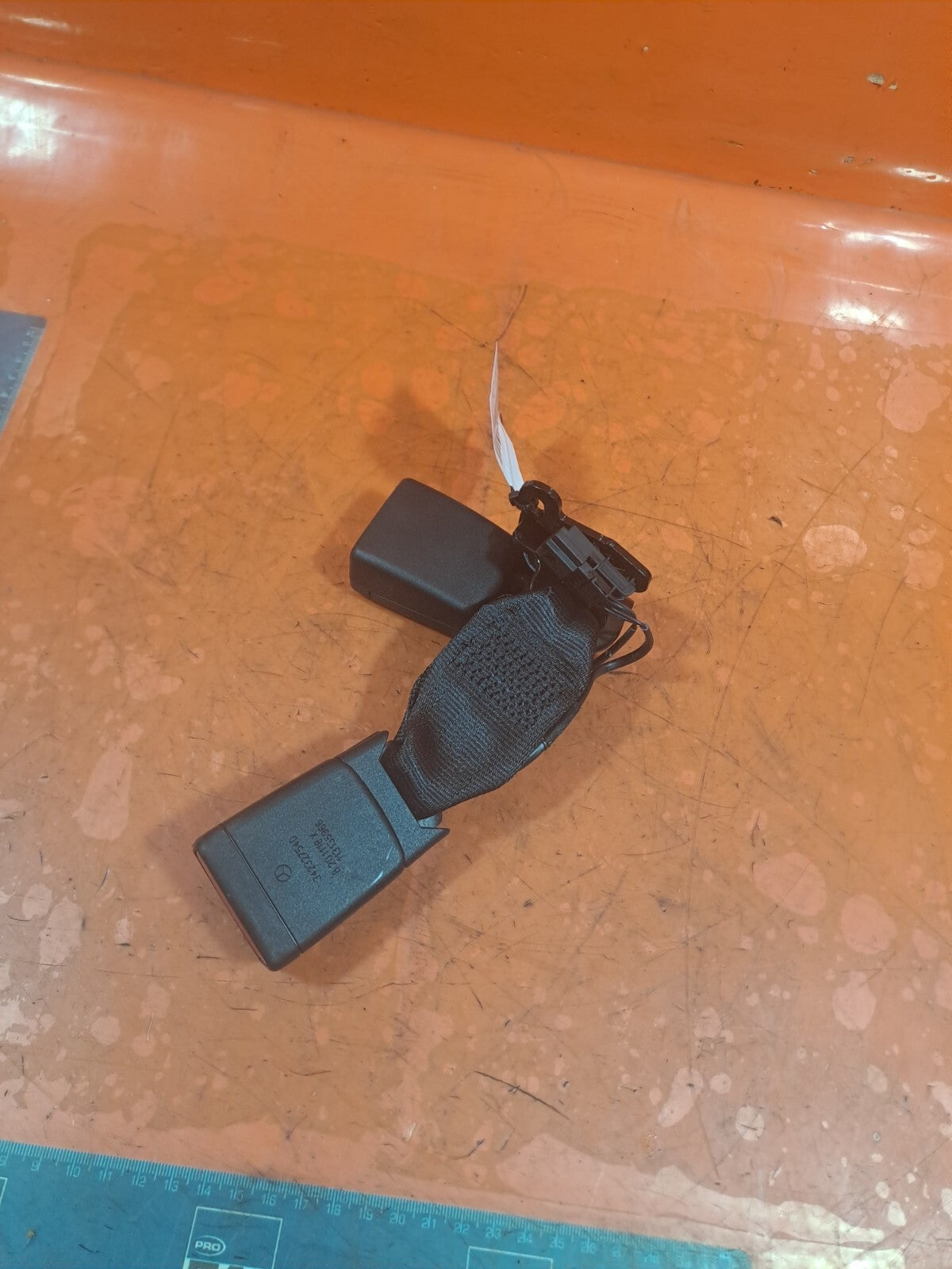 ✅MERCEDES W177 A180 1.5 DIESEL 2019 REAR CENTRE TWIN DOUBLE SEAT BELT BUCKLE - Image 3