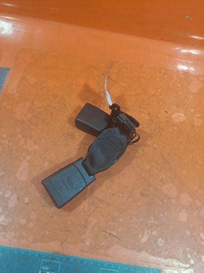✅MERCEDES W177 A180 1.5 DIESEL 2019 REAR CENTRE TWIN DOUBLE SEAT BELT BUCKLE - Image 3
