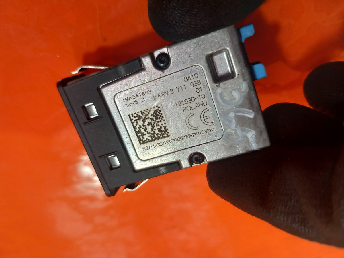 BMW F40 116D 1.5 Diesel 2021 Dual USB Port Charging Socket 8711938 Warranty A365 - Image 6