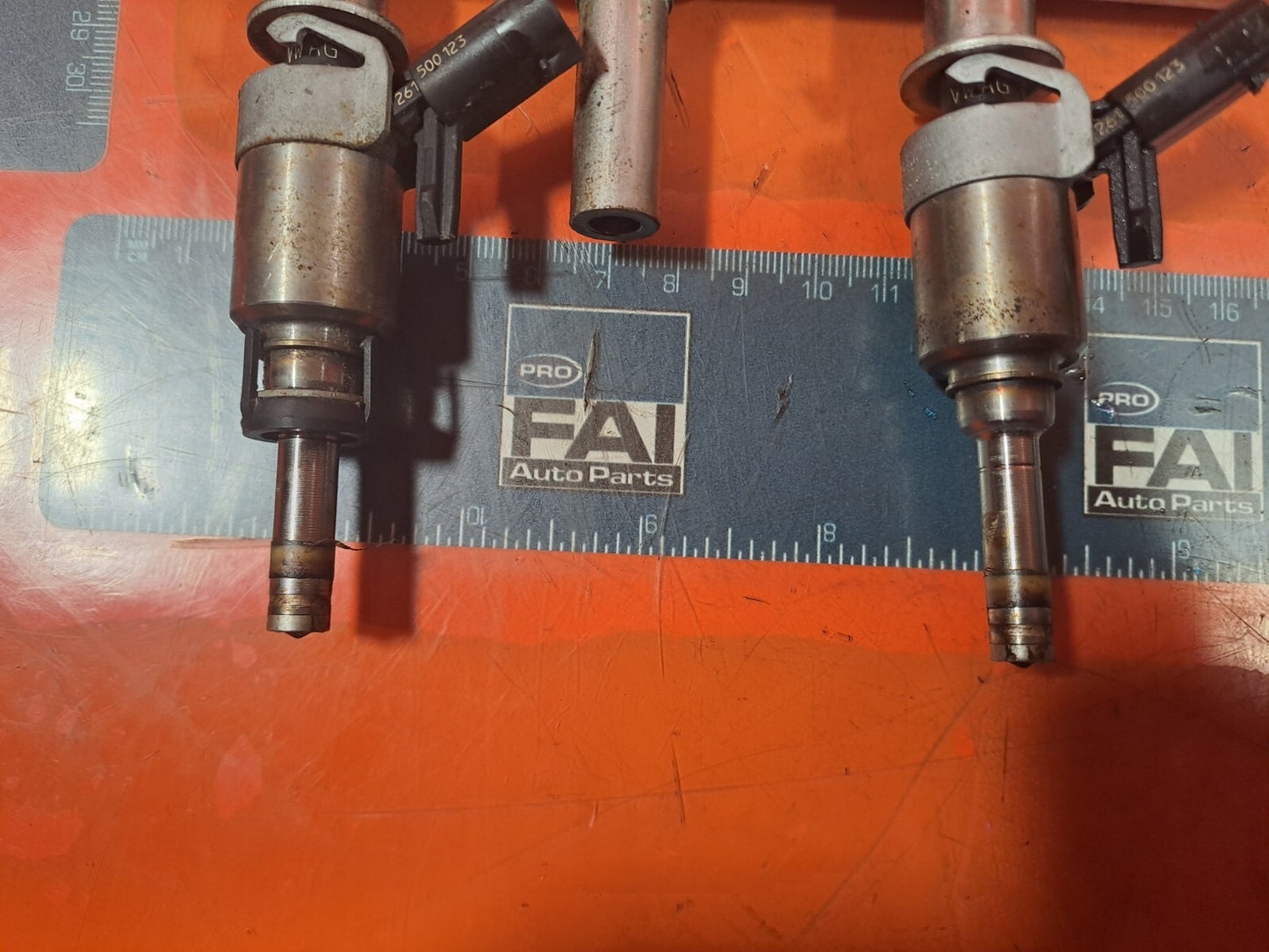 ✅AUDI A5 1.8 PETROL 2012 FUEL RAIL WITH INJECTORS 06K133317C Warranty A222 - Image 8