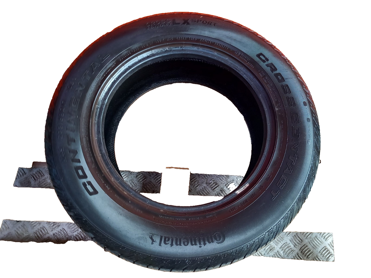 Continental Cross Contact Tyre 235/65 R17 4.5 mm Warranty xAA - Image 1